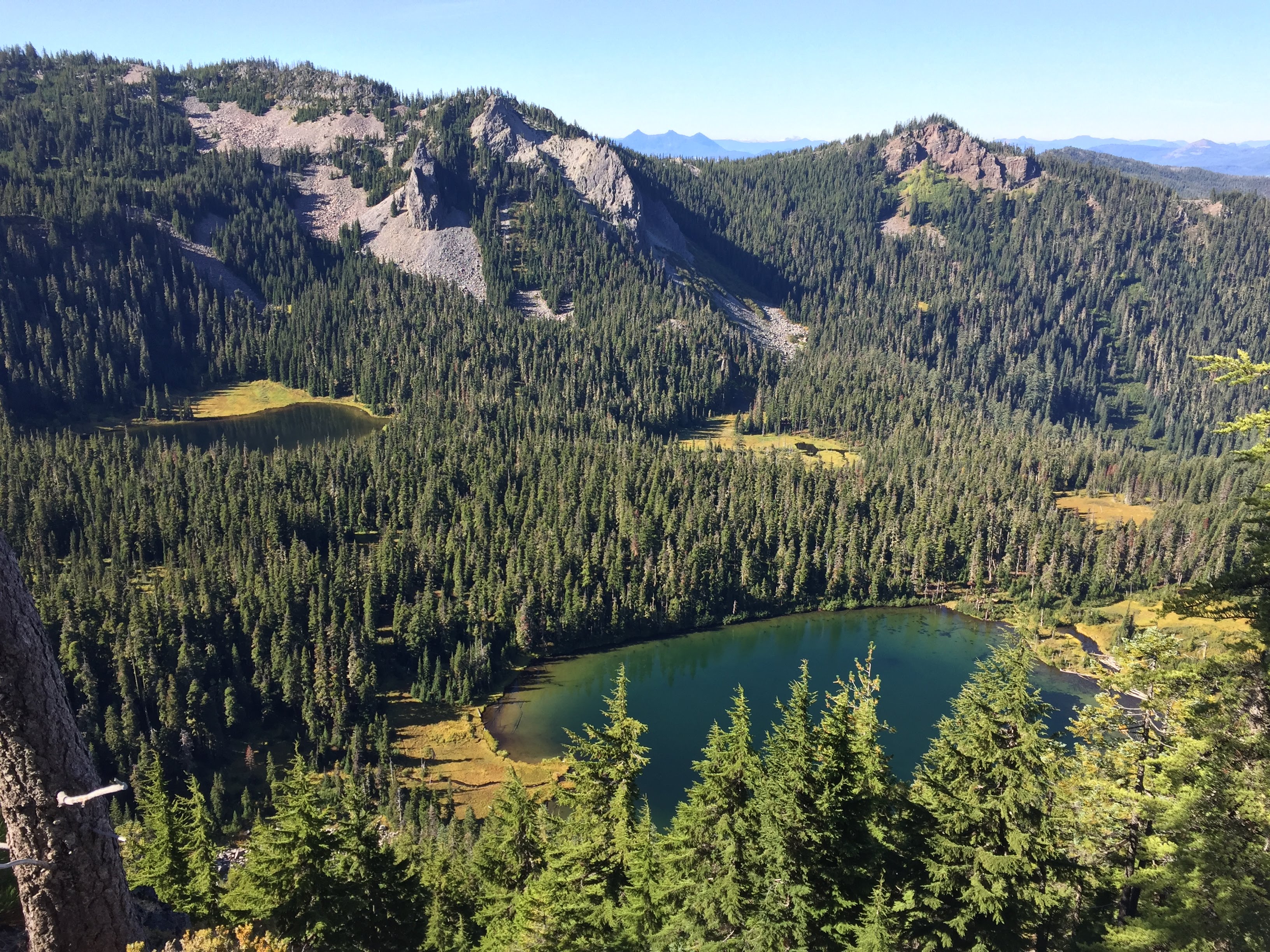 Hunt's Lake lower right, Hank's Lake upper left